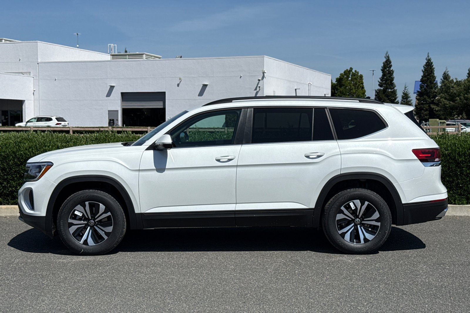 New 2026 Volkswagen Atlas SE FWD image 7