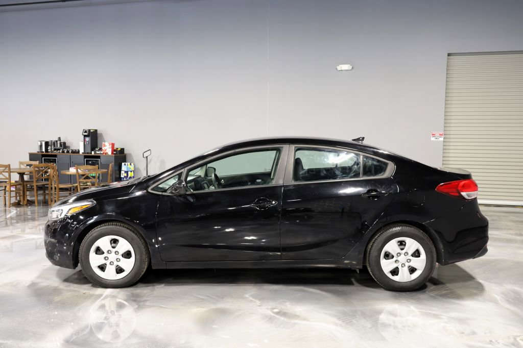Used 2018 Kia Forte LX w/ LX Rear Camera Package image 4