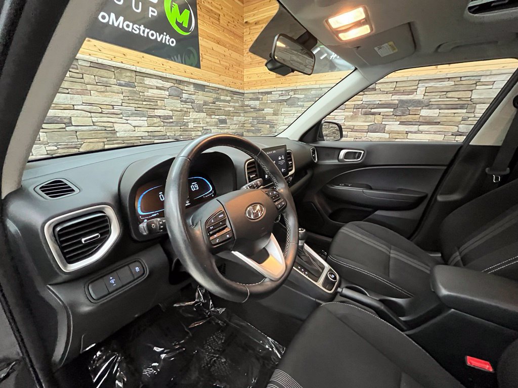 Certified 2023 Hyundai Venue SEL FWD image 18