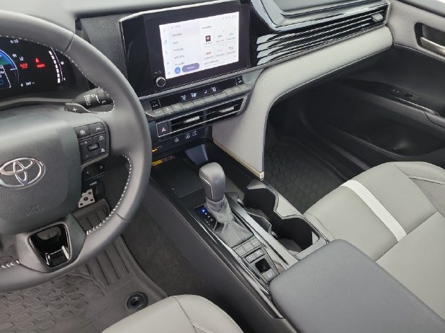 Used 2025 Toyota Camry SE w/ Convenience Package FWD image 29