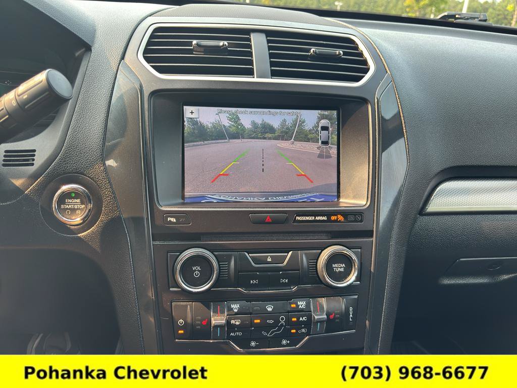 Used 2018 Ford Explorer XLT w/ Equipment Group 202A AWD/4WD image 16