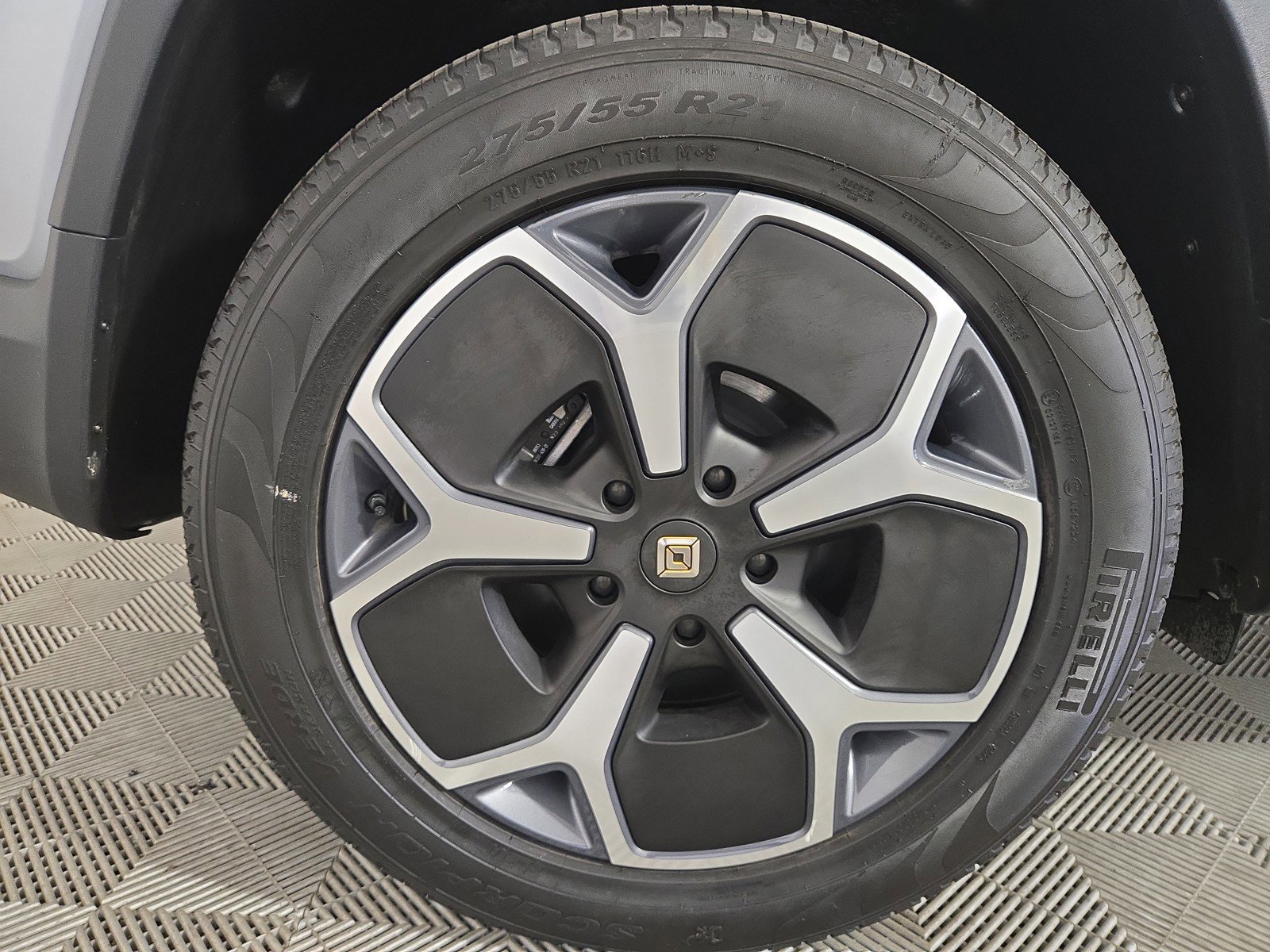 Used 2024 Rivian R1T Adventure AWD/4WD image 12