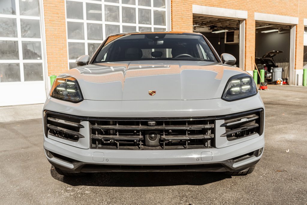 Used 2024 Porsche Cayenne Base image 33
