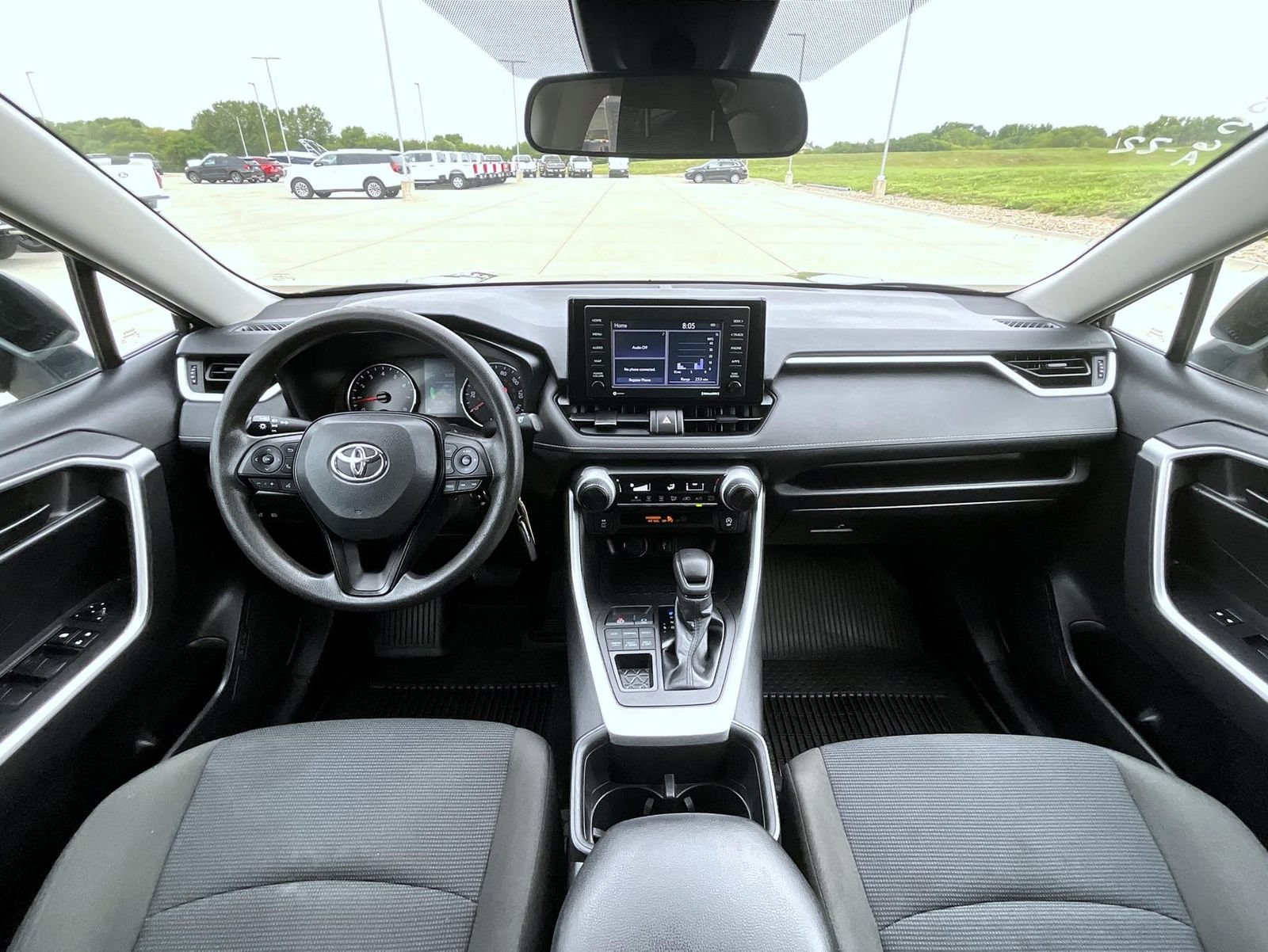 Used 2022 Toyota RAV4 LE AWD/4WD image 13
