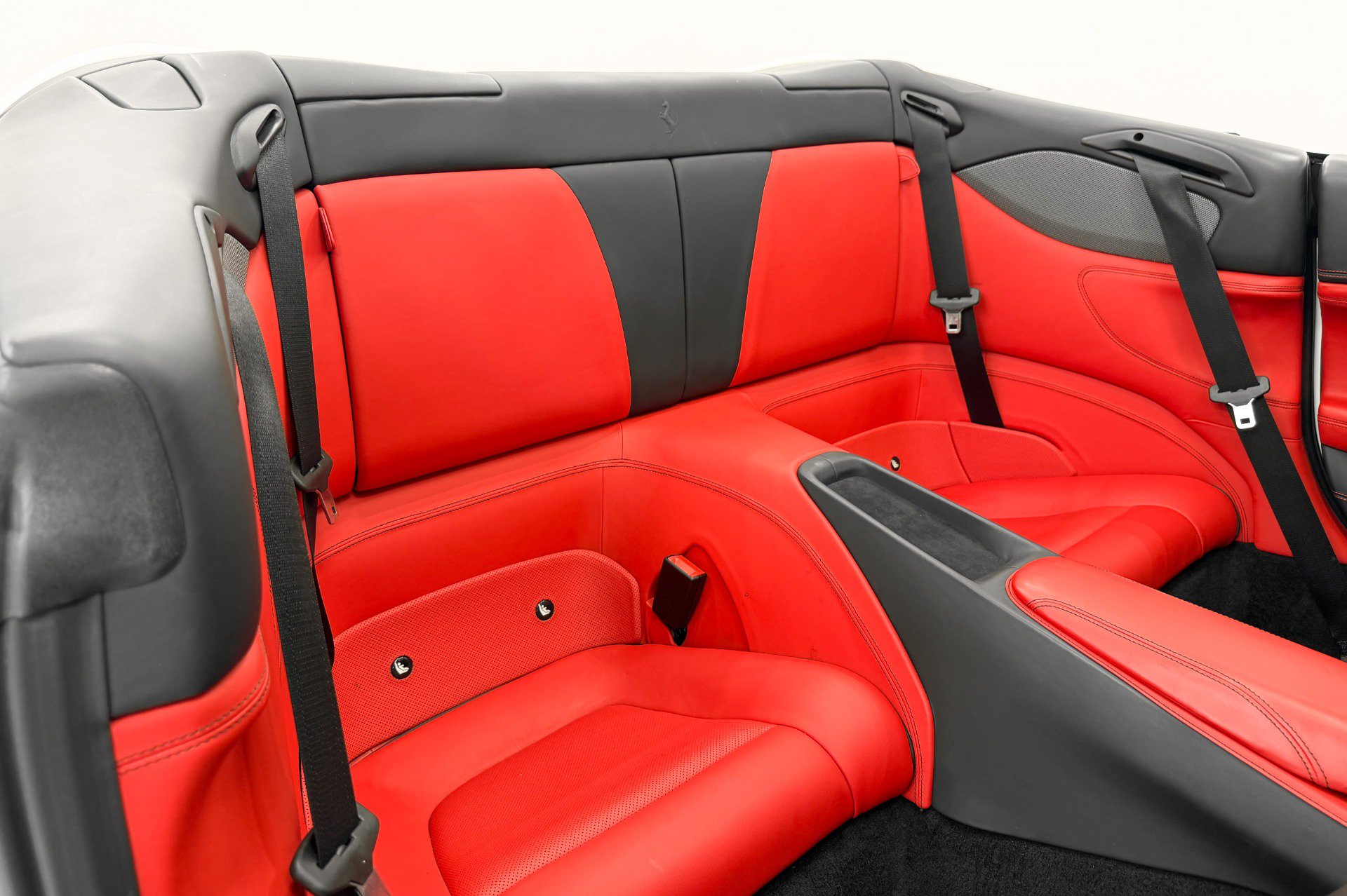 Used 2020 Ferrari Portofino RWD image 25