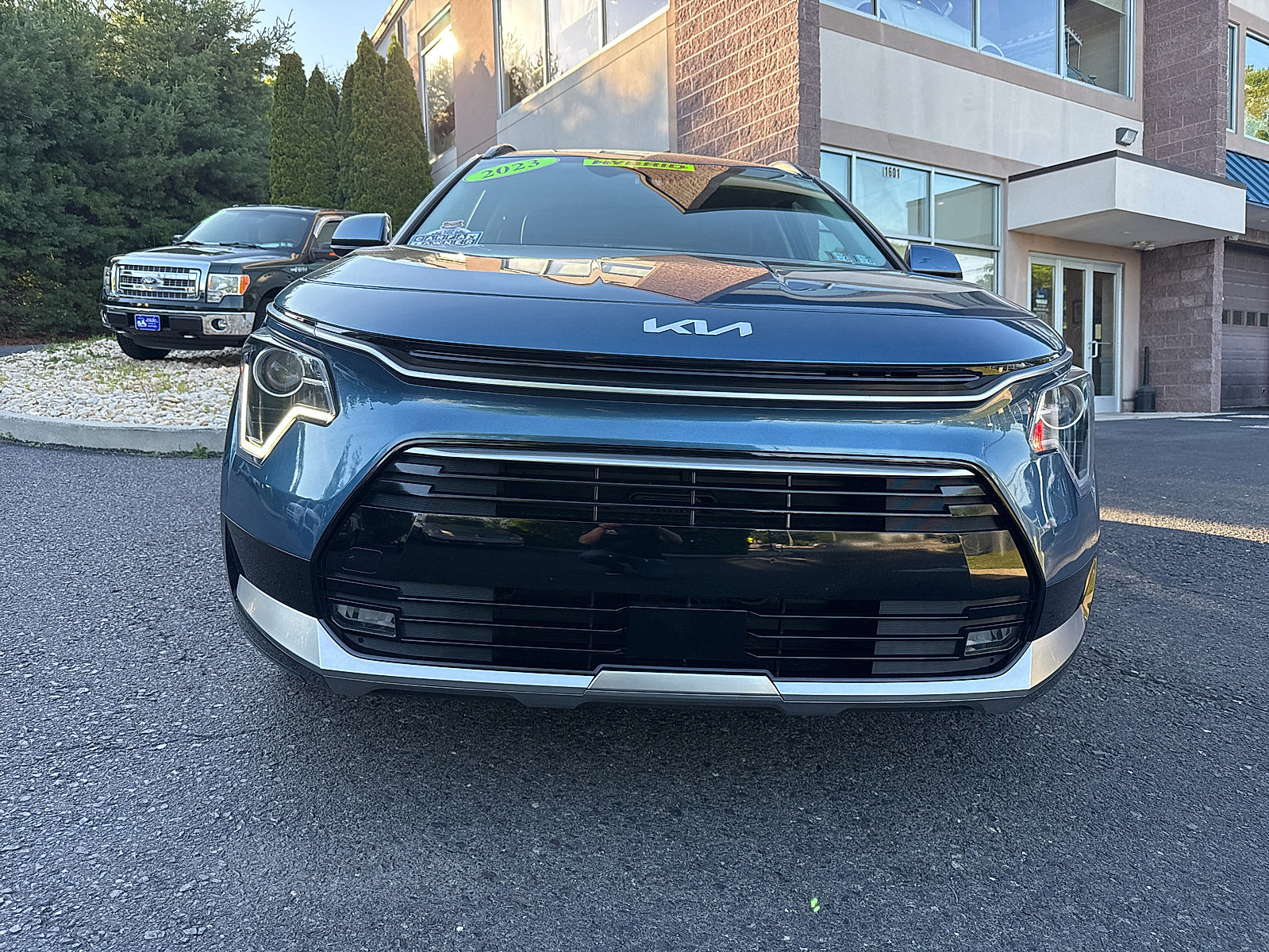 Used 2023 Kia Niro EX Touring FWD image 15