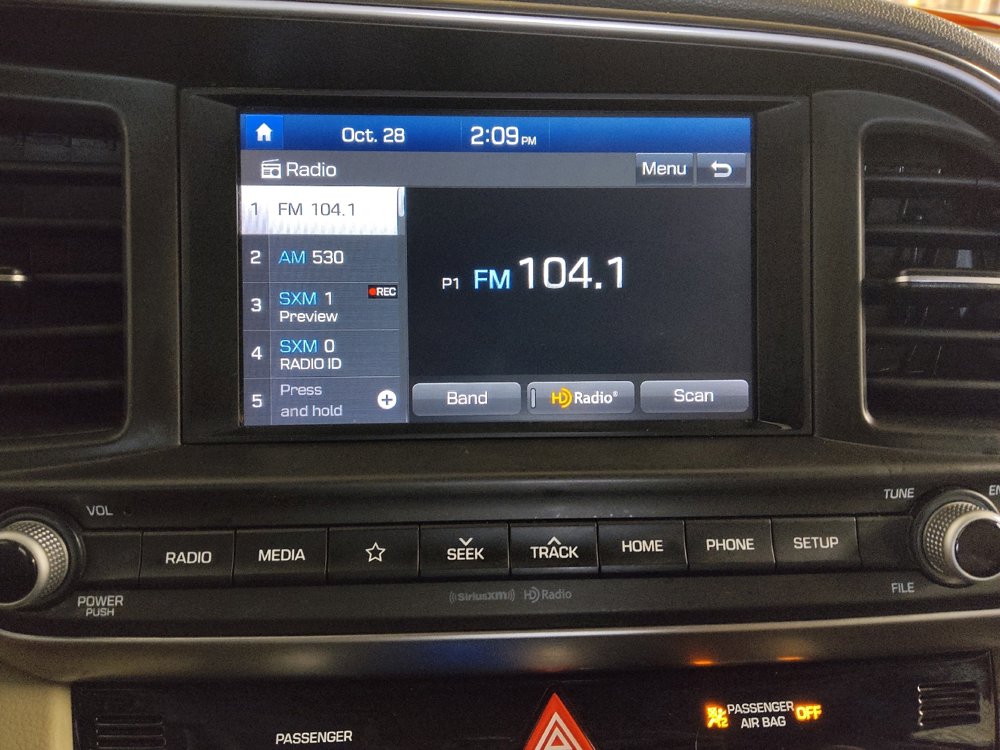 Used 2020 Hyundai Elantra SEL image 25