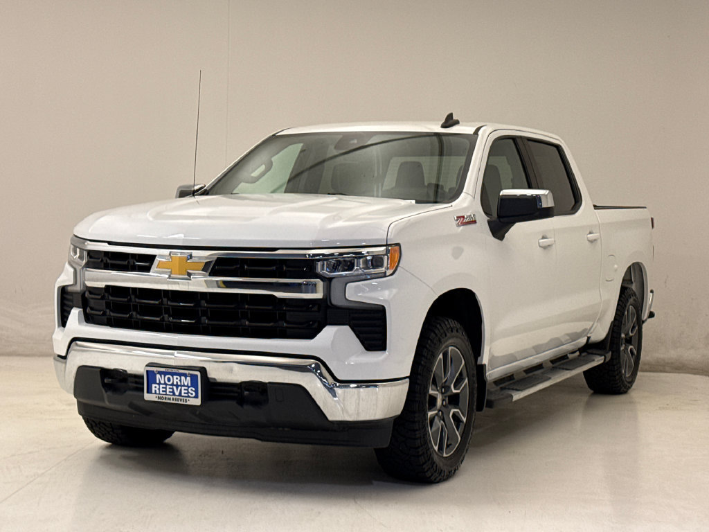 Used 2023 Chevrolet Silverado 1500 LT w/ Z71 Off-Road Package AWD/4WD image 2