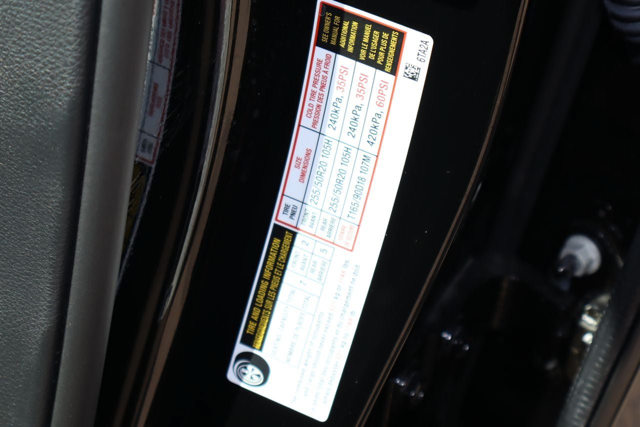 Used 2026 Nissan Pathfinder SL w/ SL Premium Package FWD image 33