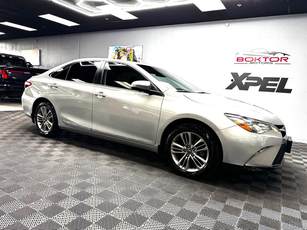 Used 2017 Toyota Camry SE FWD image 2