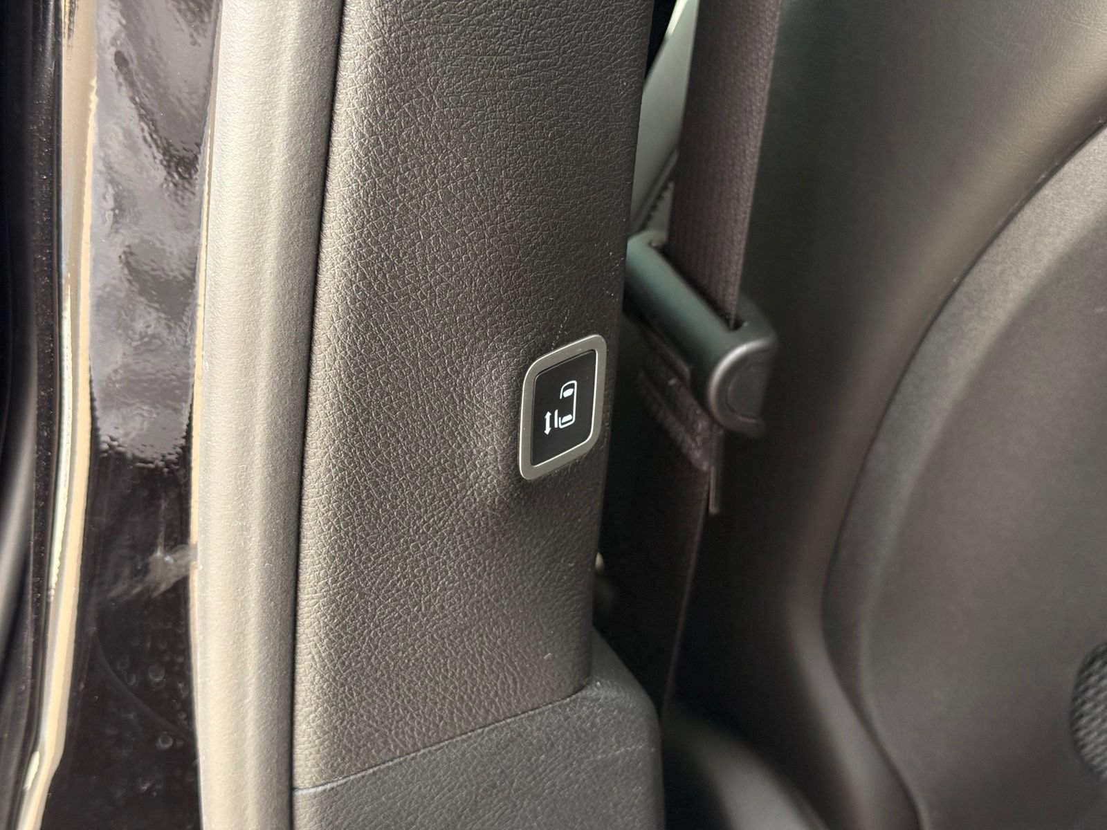 Used 2026 Chrysler Pacifica Limited FWD image 21