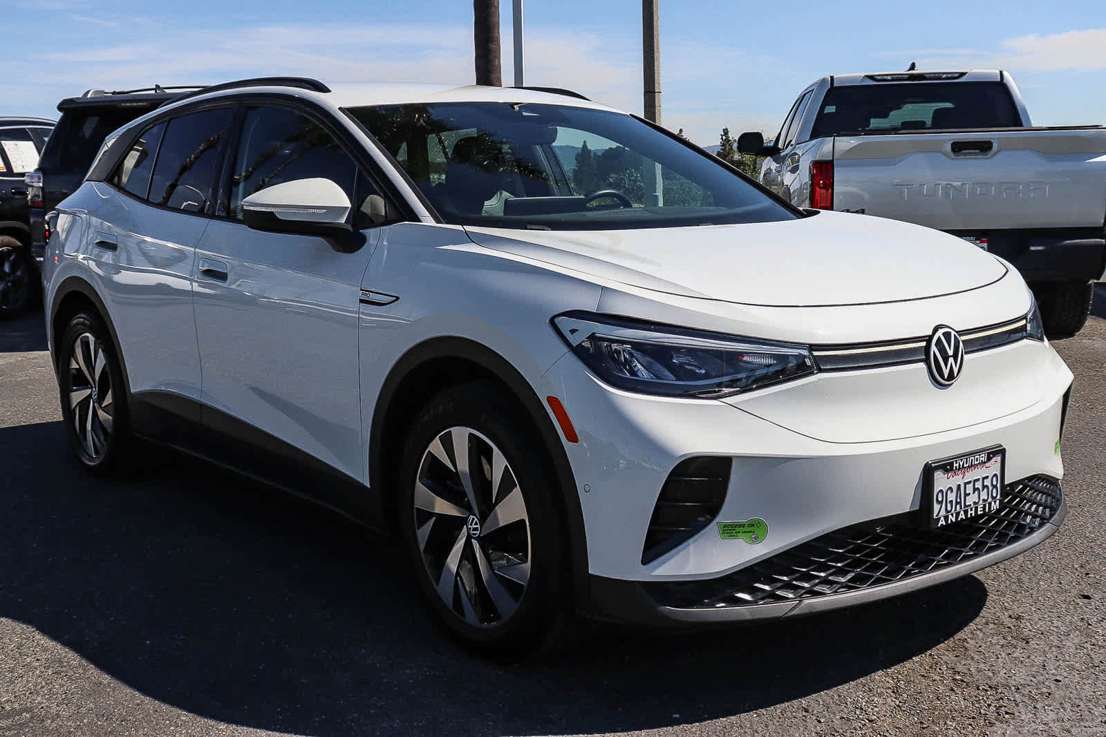 Used 2023 Volkswagen ID.4 Pro image 3