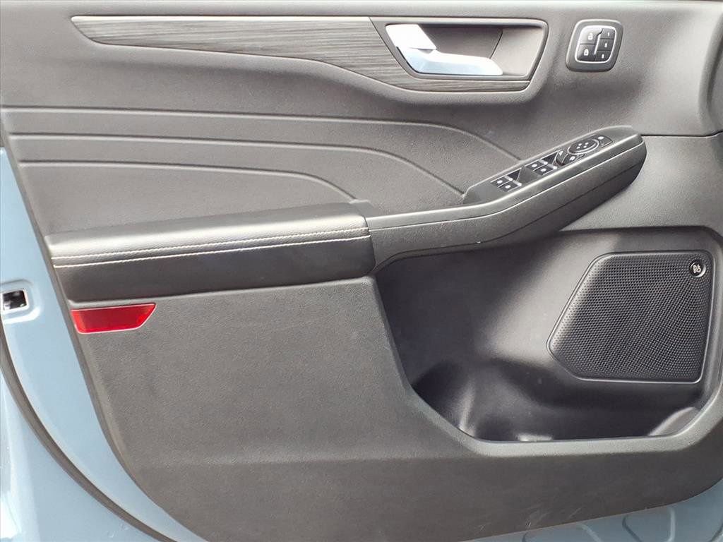 Certified 2023 Ford Escape Platinum w/ Premium Technology Package image 10