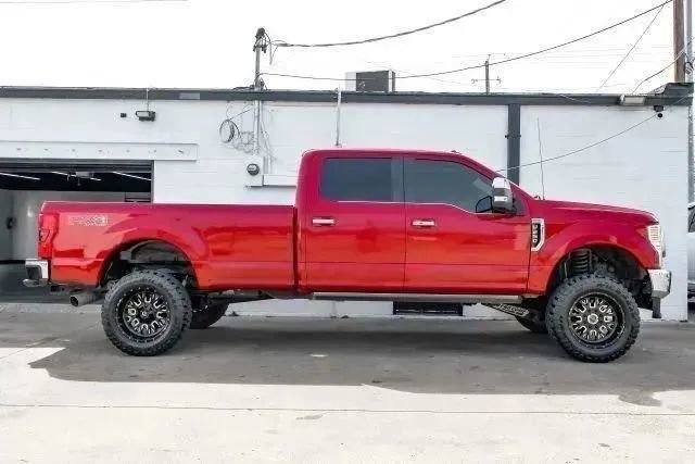 Used 2017 Ford F250 Platinum w/ Platinum Ultimate Package AWD/4WD image 10
