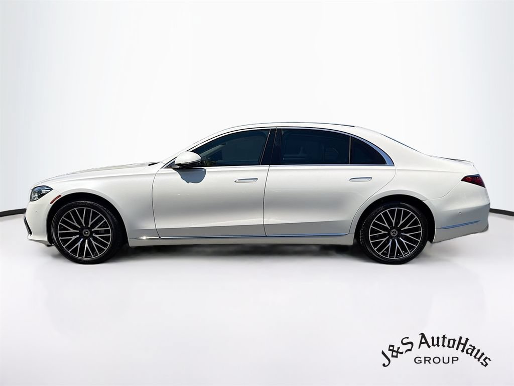 Used 2022 Mercedes-Benz S 580 4MATIC Sedan image 4