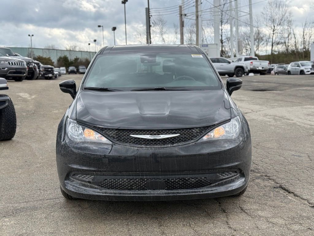 New 2026 Chrysler Voyager LX image 3