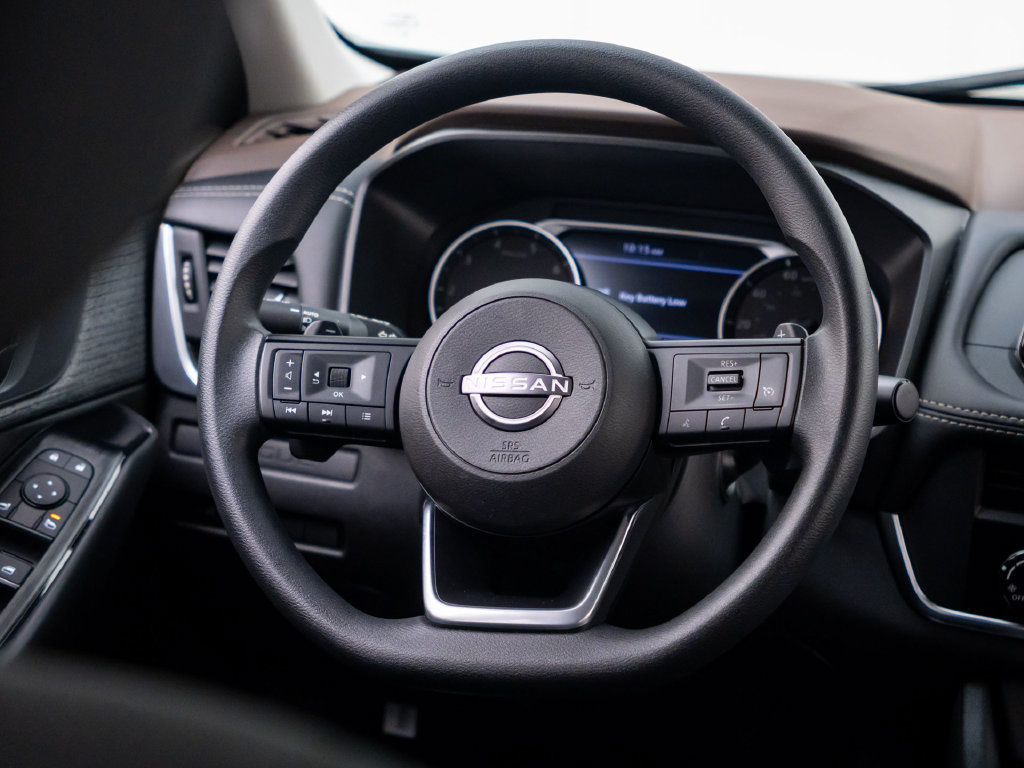 Used 2023 Nissan Rogue S AWD/4WD image 13