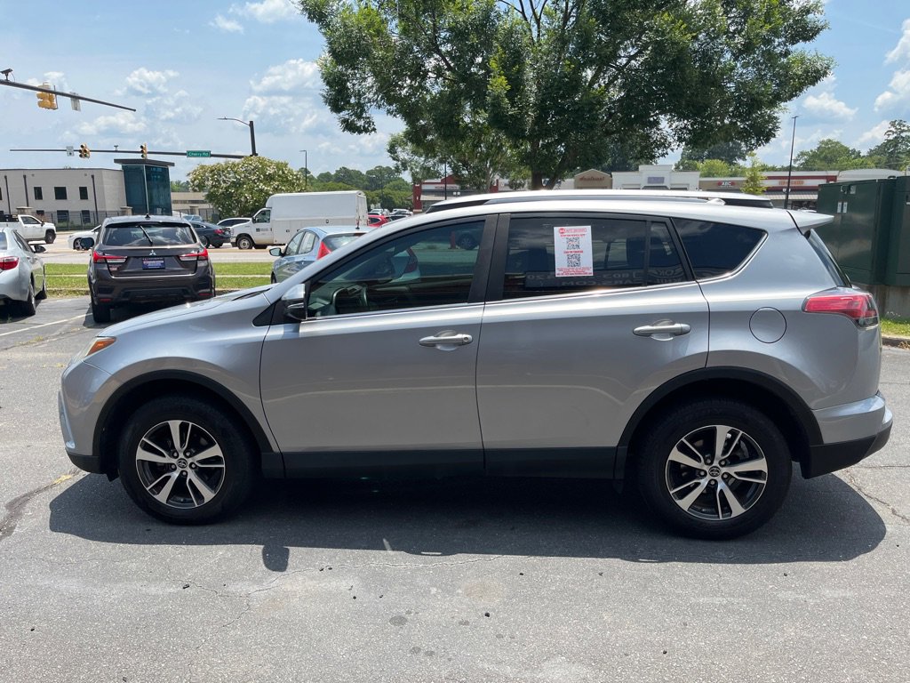 Used 2018 Toyota RAV4 XLE image 5