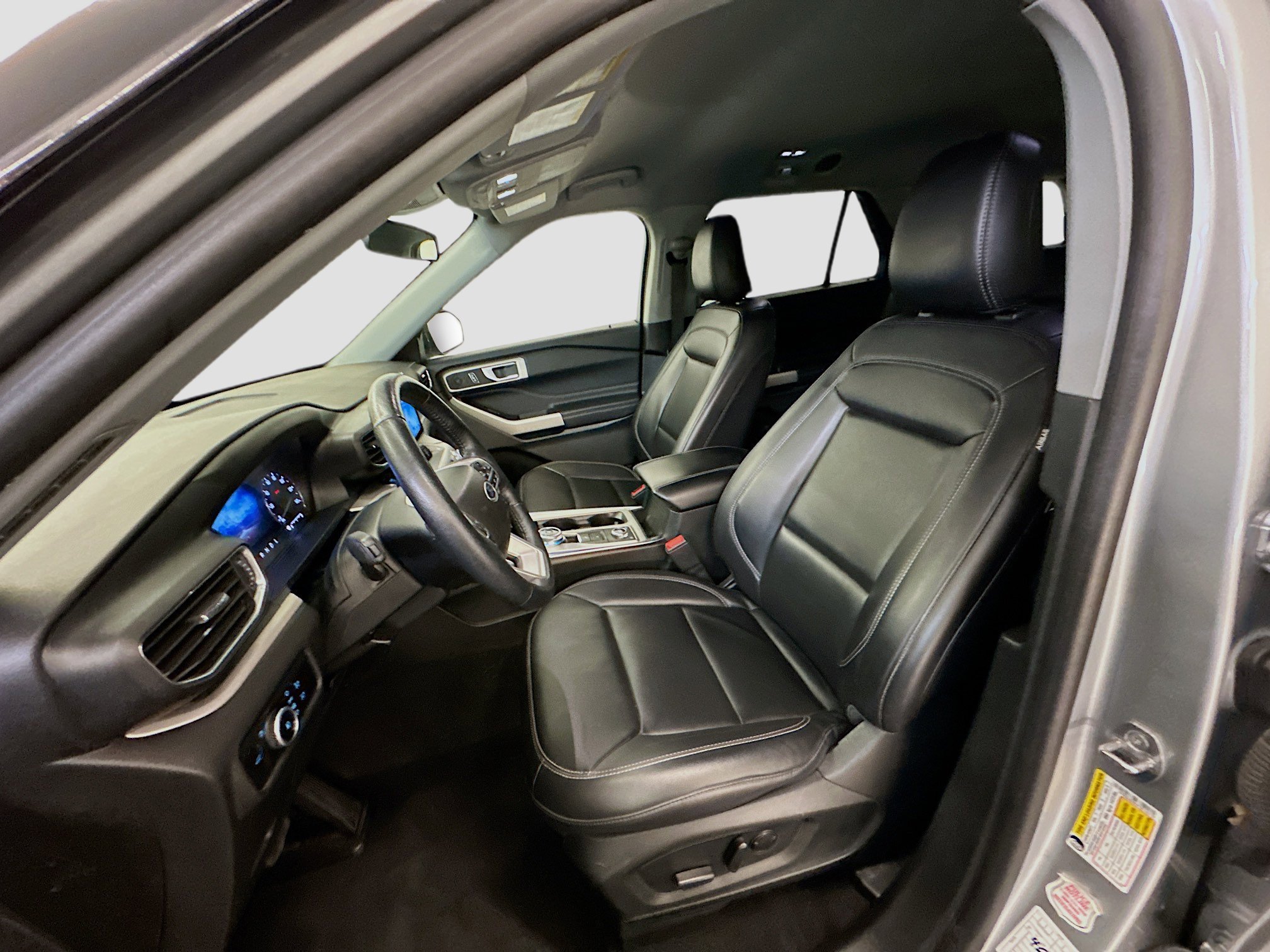 Used 2023 Ford Explorer XLT w/ Equipment Group 202A image 13