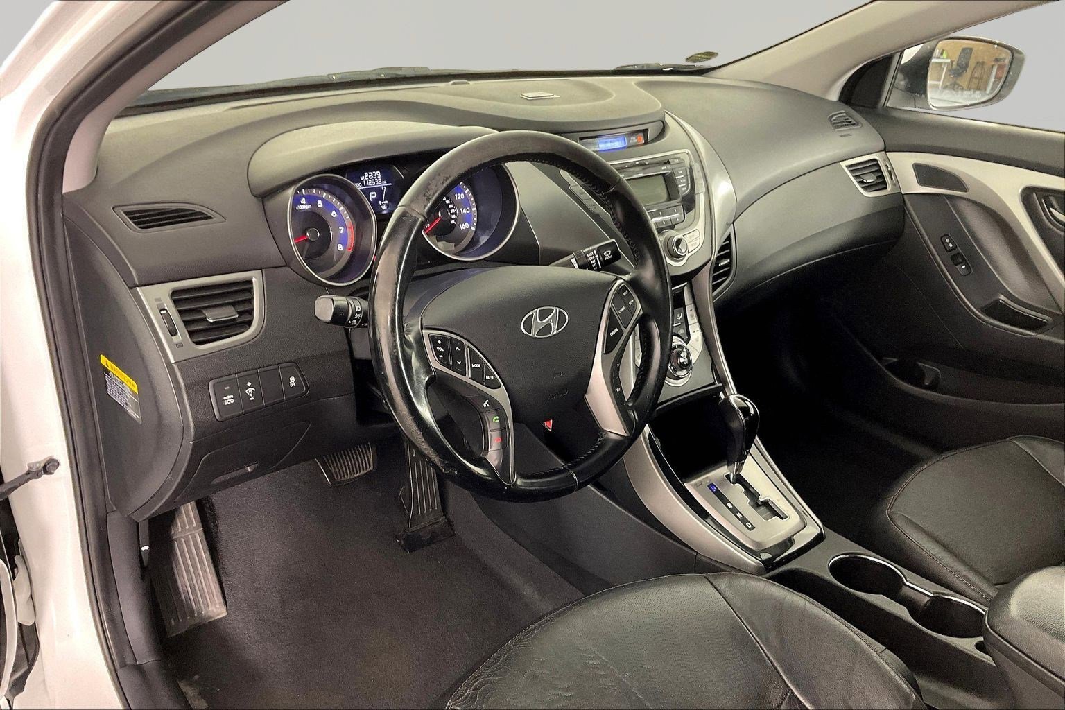 Used 2013 Hyundai Elantra Limited FWD image 15