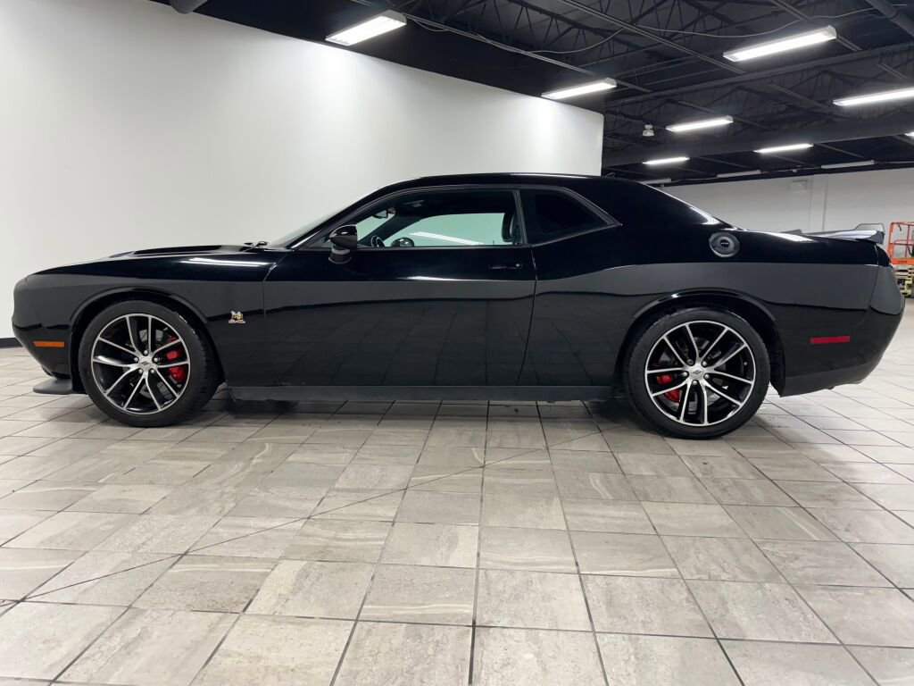 Used 2016 Dodge Challenger R/T Scat Pack w/ Leather Interior Group image 4