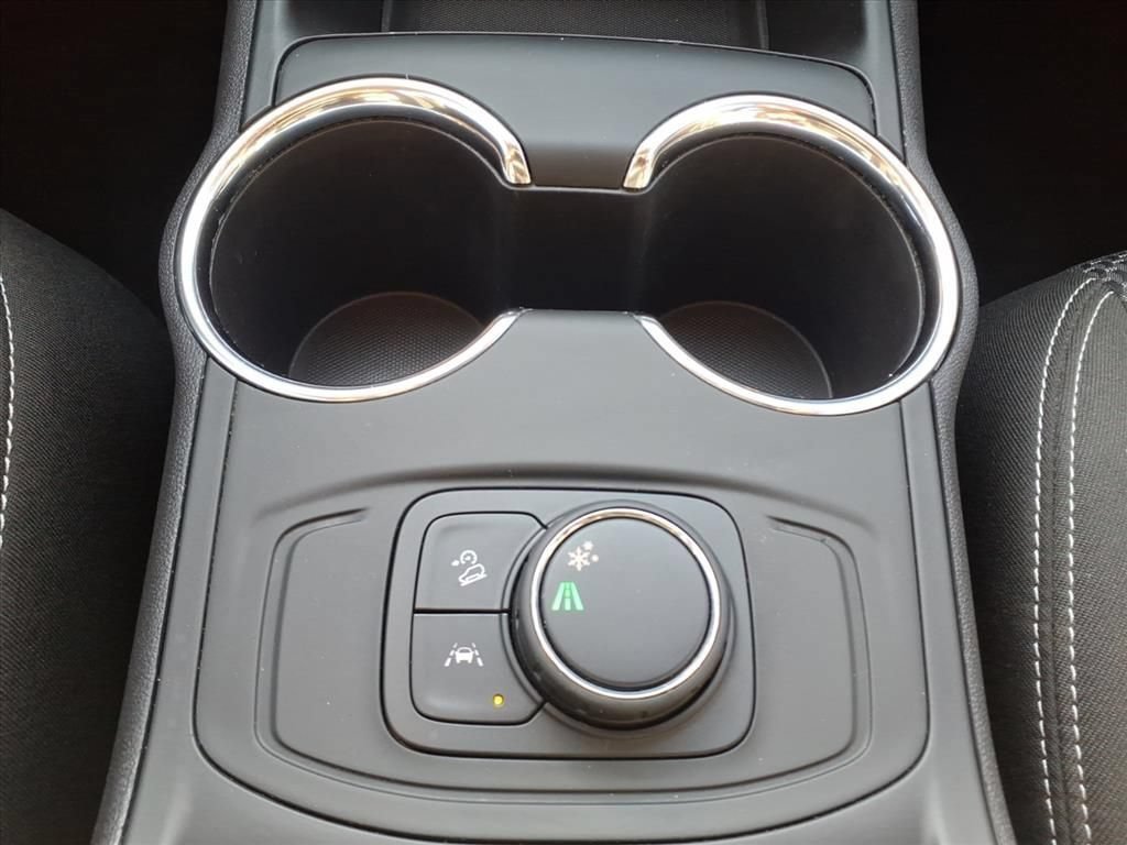Used 2023 GMC Terrain SLE w/ Elevation Edition FWD image 27