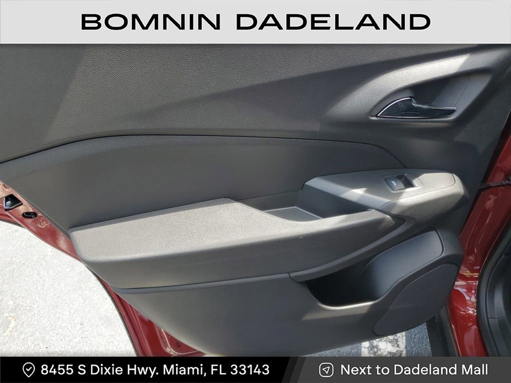 Used 2025 Chevrolet Trax LS image 9