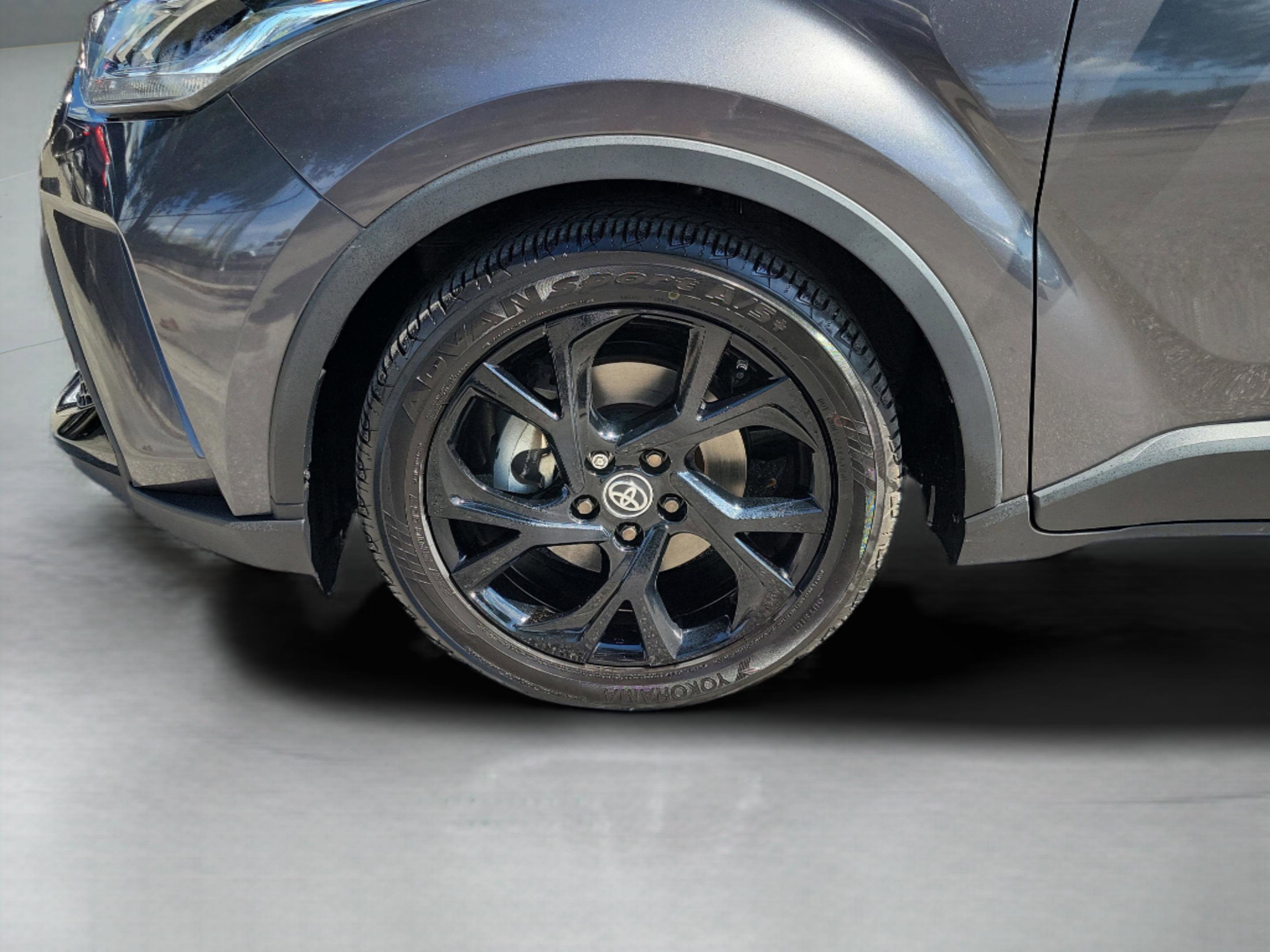 Used 2021 Toyota C-HR Nightshade image 31