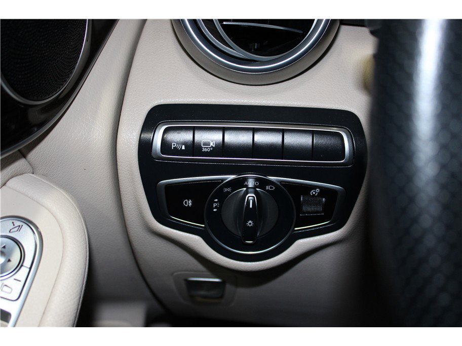 Used 2019 Mercedes-Benz GLC 350e 4MATIC image 22