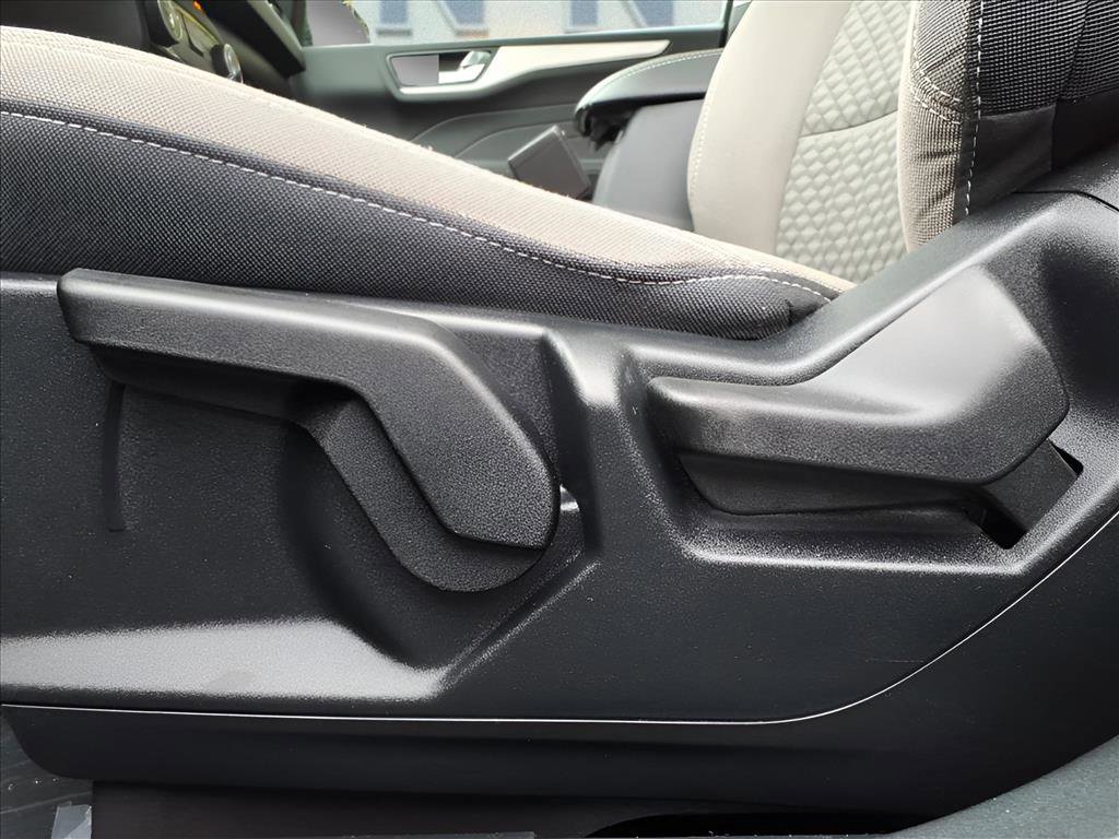 Used 2021 Ford Escape SE w/ SE Sport Appearance Package image 21