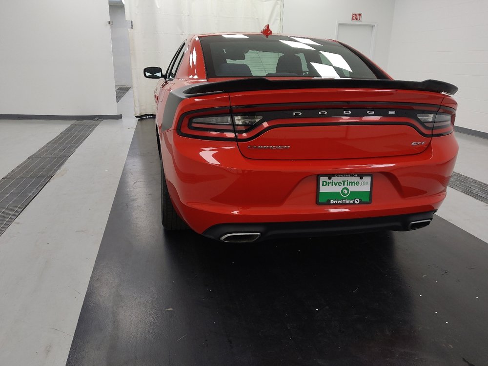 Used 2017 Dodge Charger SXT image 6