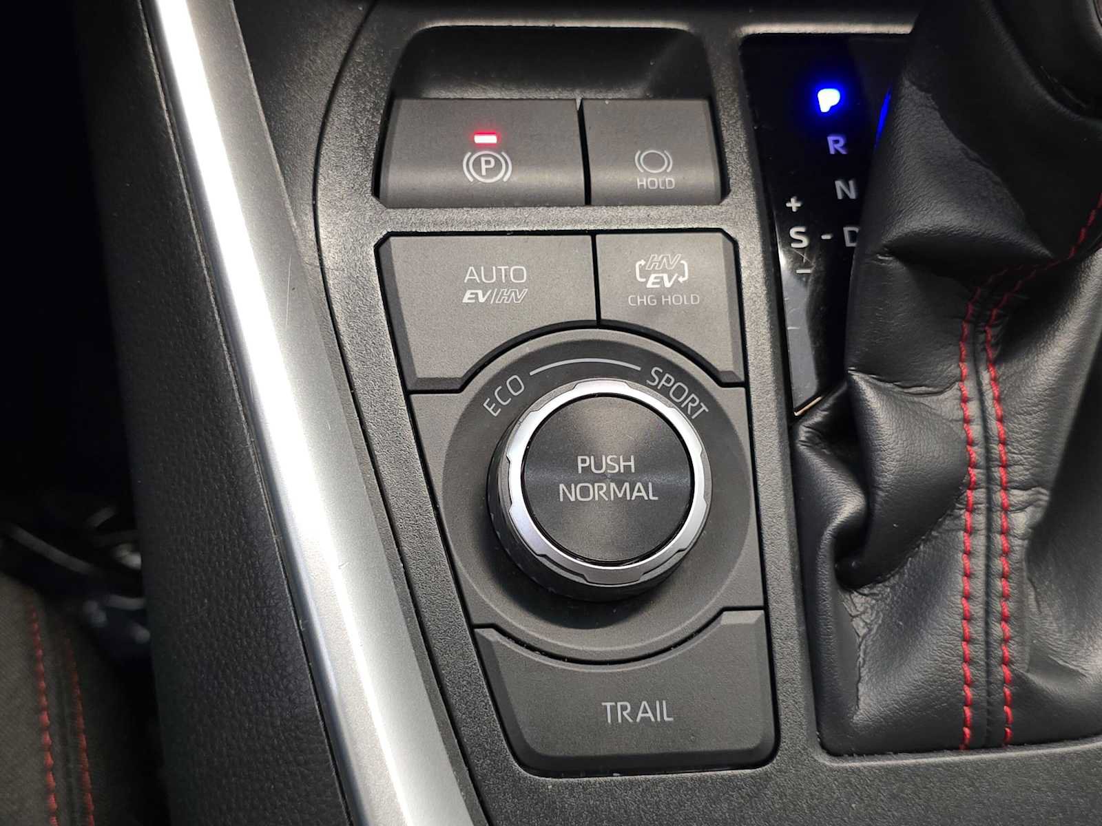 Used 2024 Toyota RAV4 SE AWD/4WD image 16