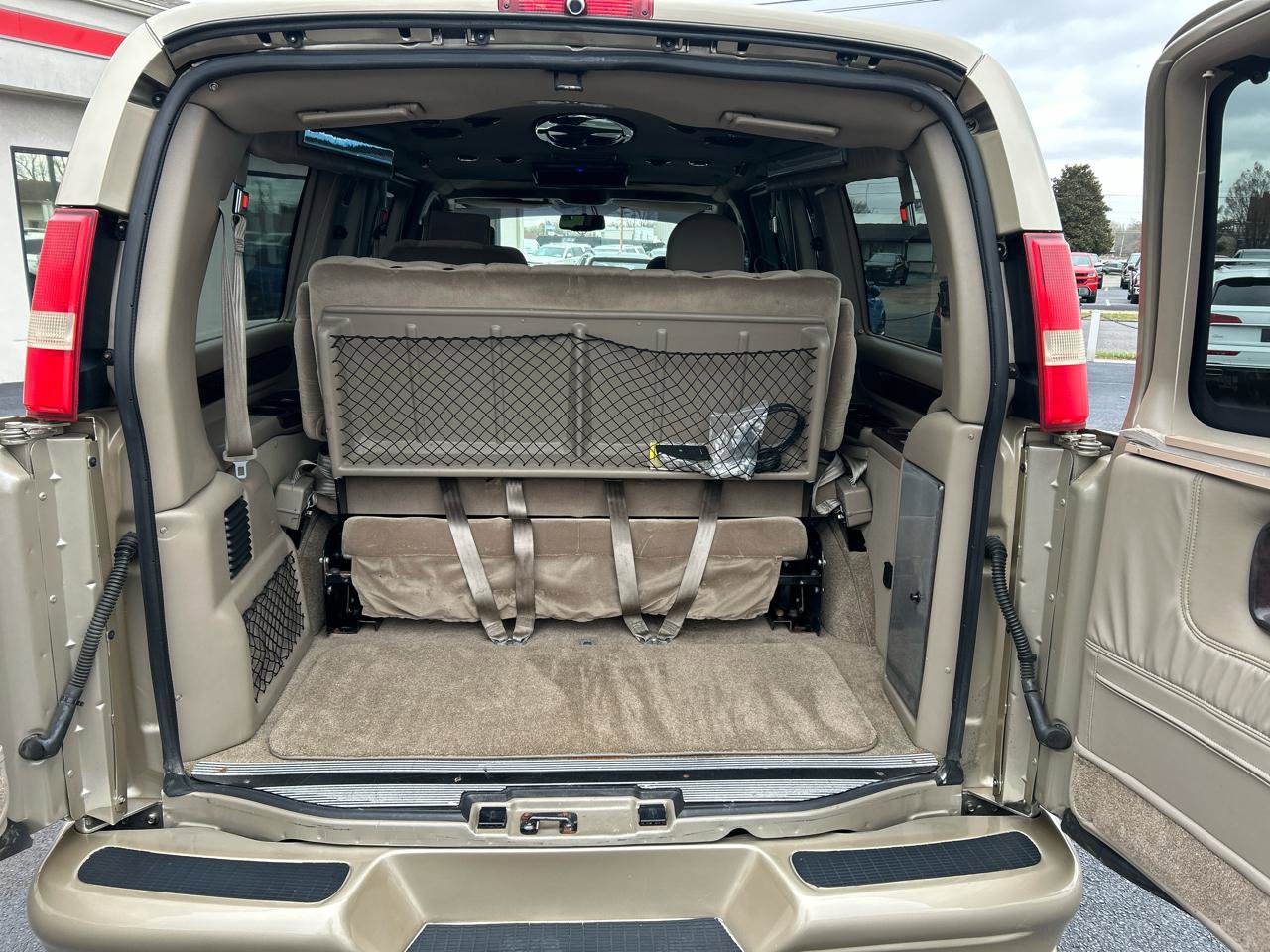 Used 2011 Chevrolet Express 1500 image 22