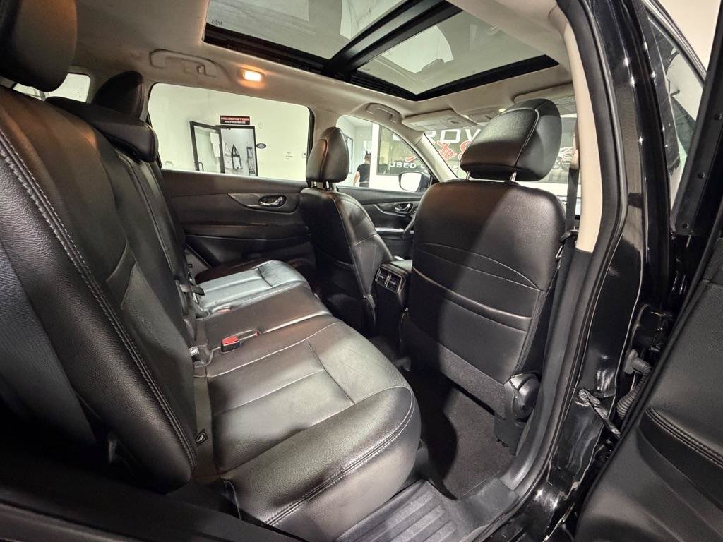 Used 2016 Nissan Rogue SL w/ SL Premium Package AWD/4WD image 13