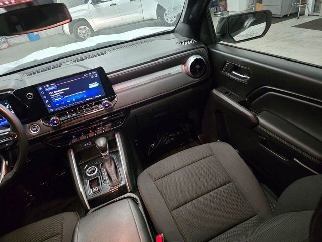 Used 2023 Chevrolet Colorado LT w/ LT Convenience Package II image 35