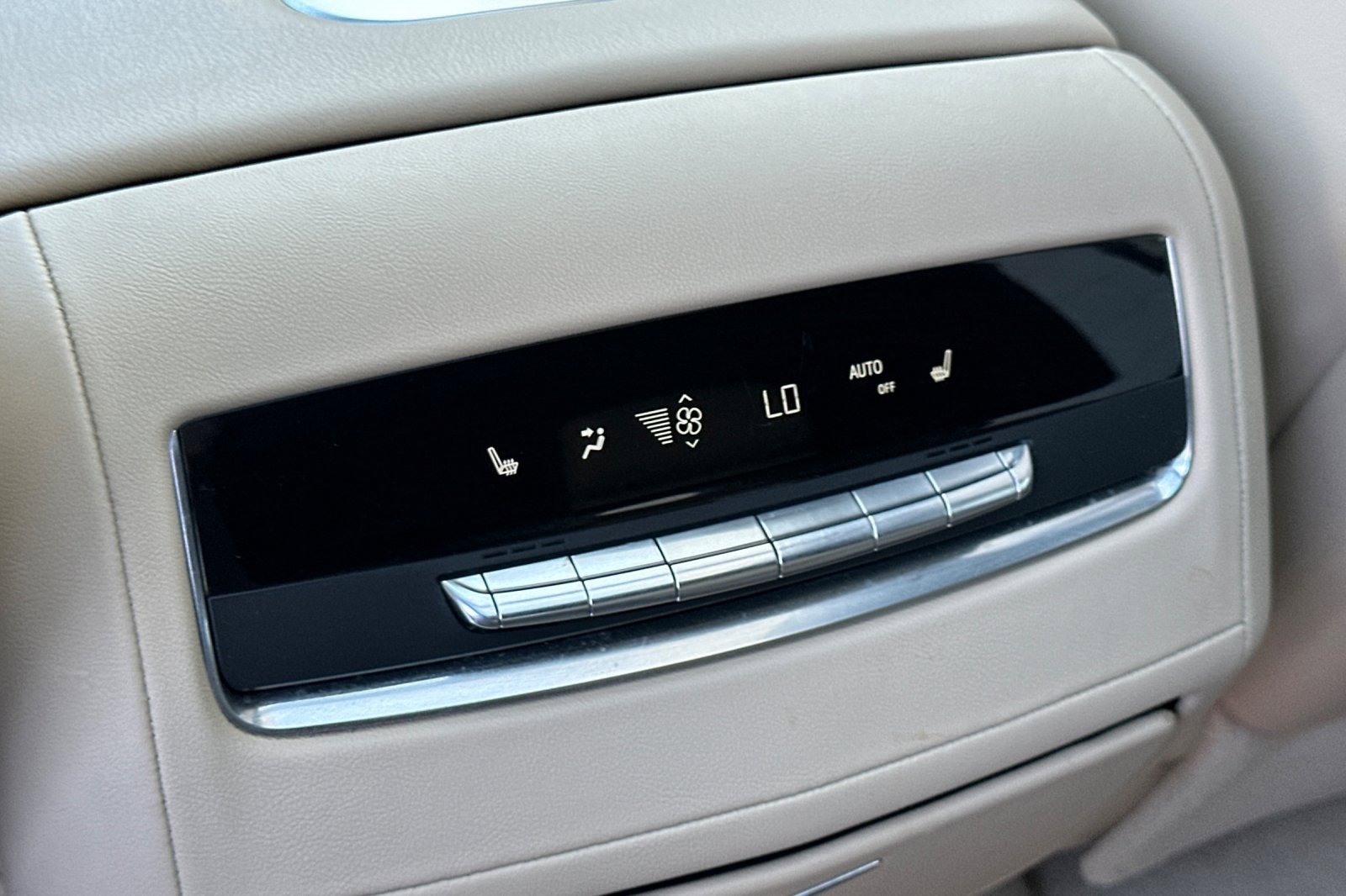 Certified 2023 Cadillac Escalade Premium Luxury w/ Performance Package image 45