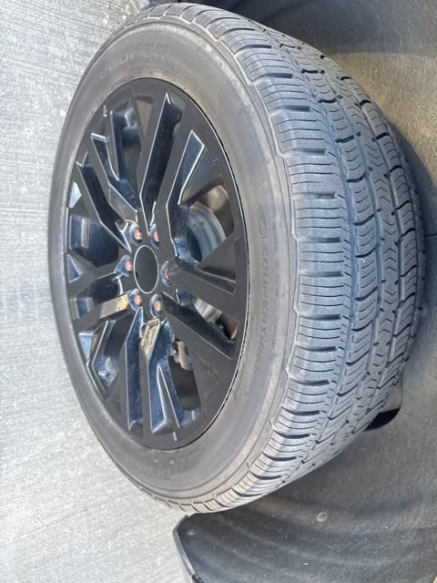 Used 2021 GMC Yukon SLT w/ SLT Premium Package RWD image 9