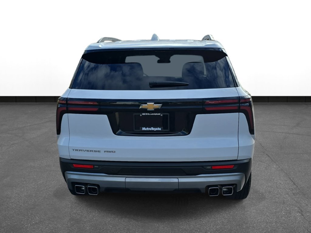 Used 2025 Chevrolet Traverse LT w/ LPO, Floor Liner Package AWD/4WD image 6