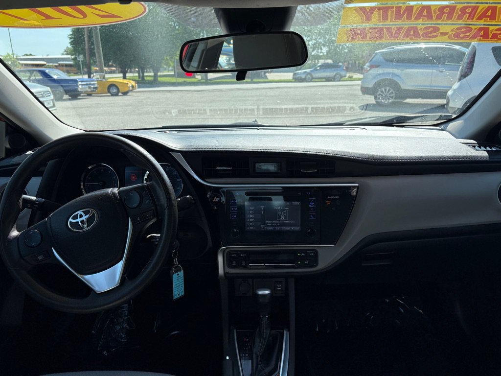 Used 2017 Toyota Corolla LE FWD image 12