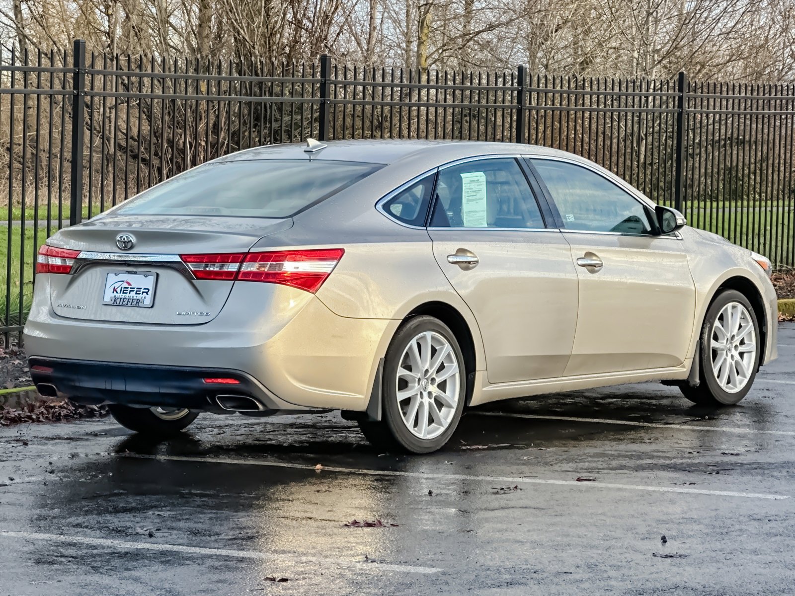 Used 2014 Toyota Avalon Limited image 4