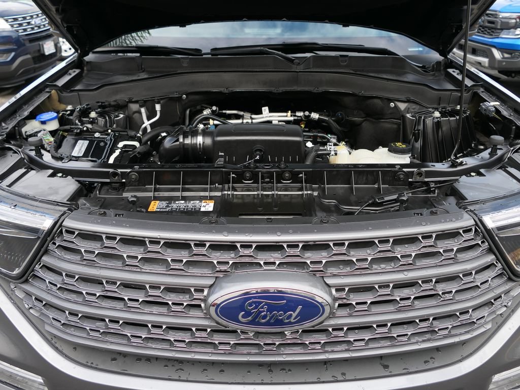 Used 2023 Ford Explorer XLT w/ Equipment Group 202A RWD image 30