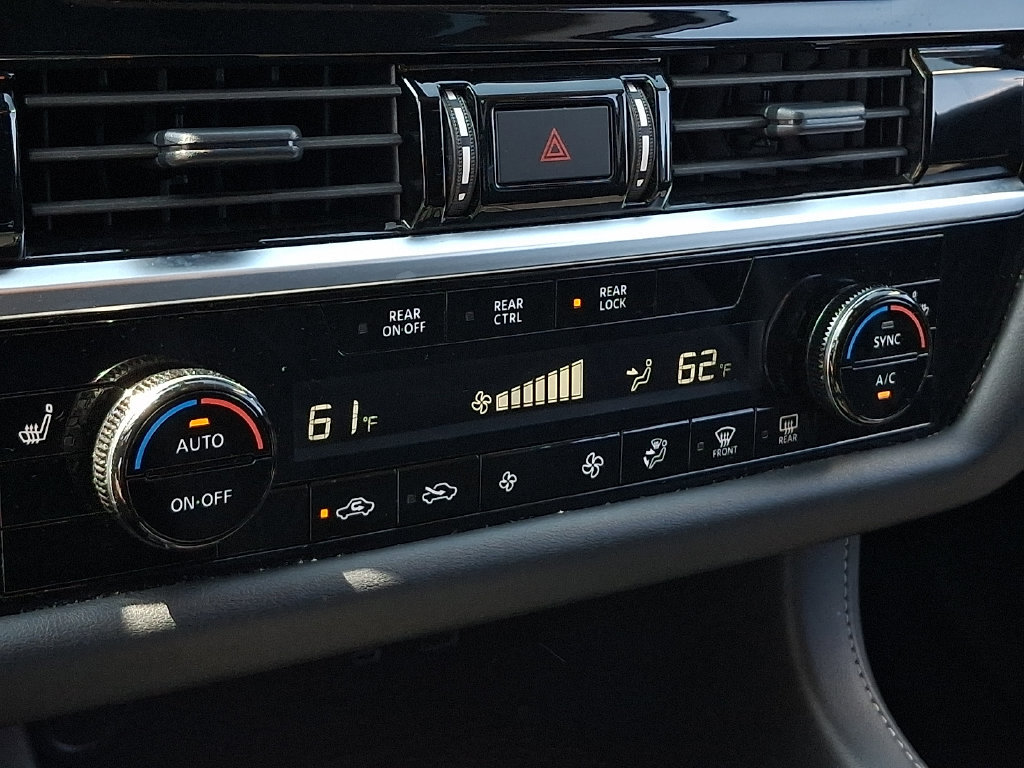 Used 2025 Nissan Pathfinder SV AWD/4WD image 15