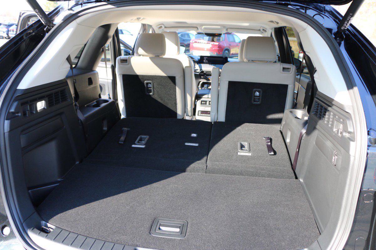 Used 2025 MAZDA CX-90 Plug-In Hybrid w/ Preferred image 32