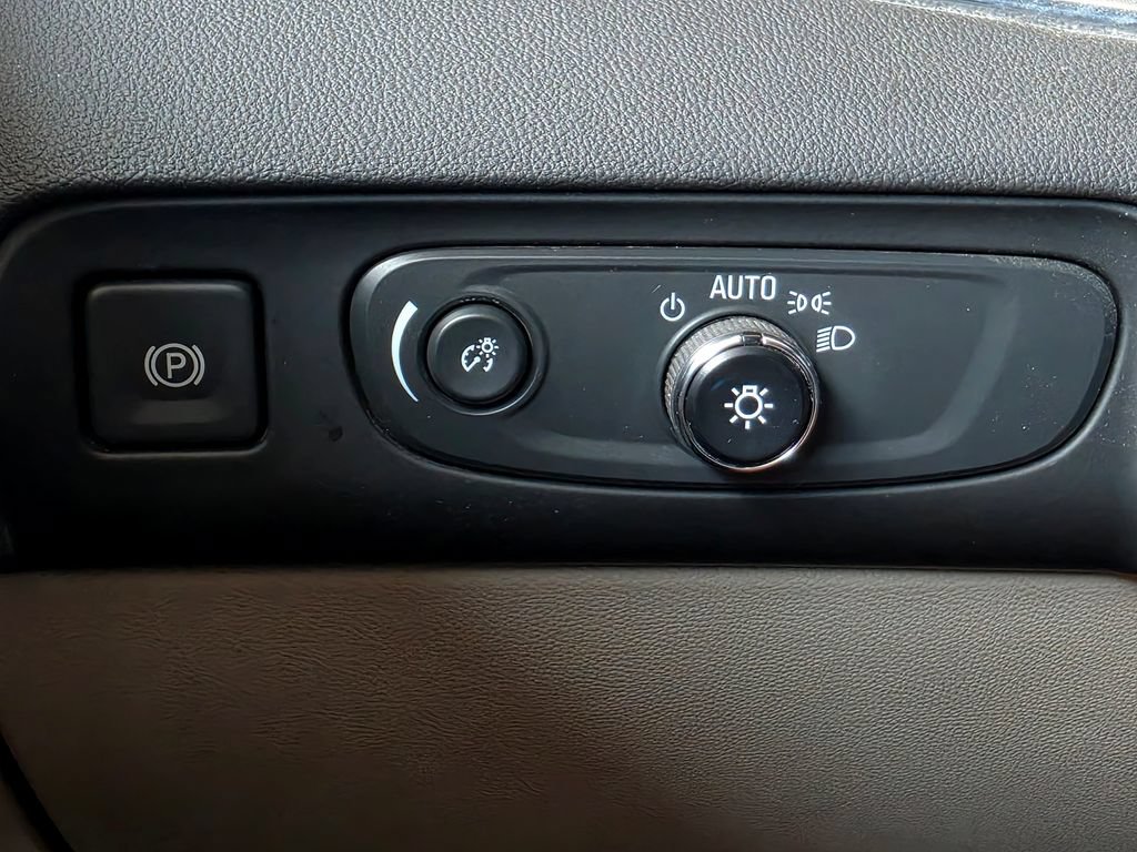 Used 2021 Buick Enclave Premium w/ Surround and Sites Package AWD/4WD image 19