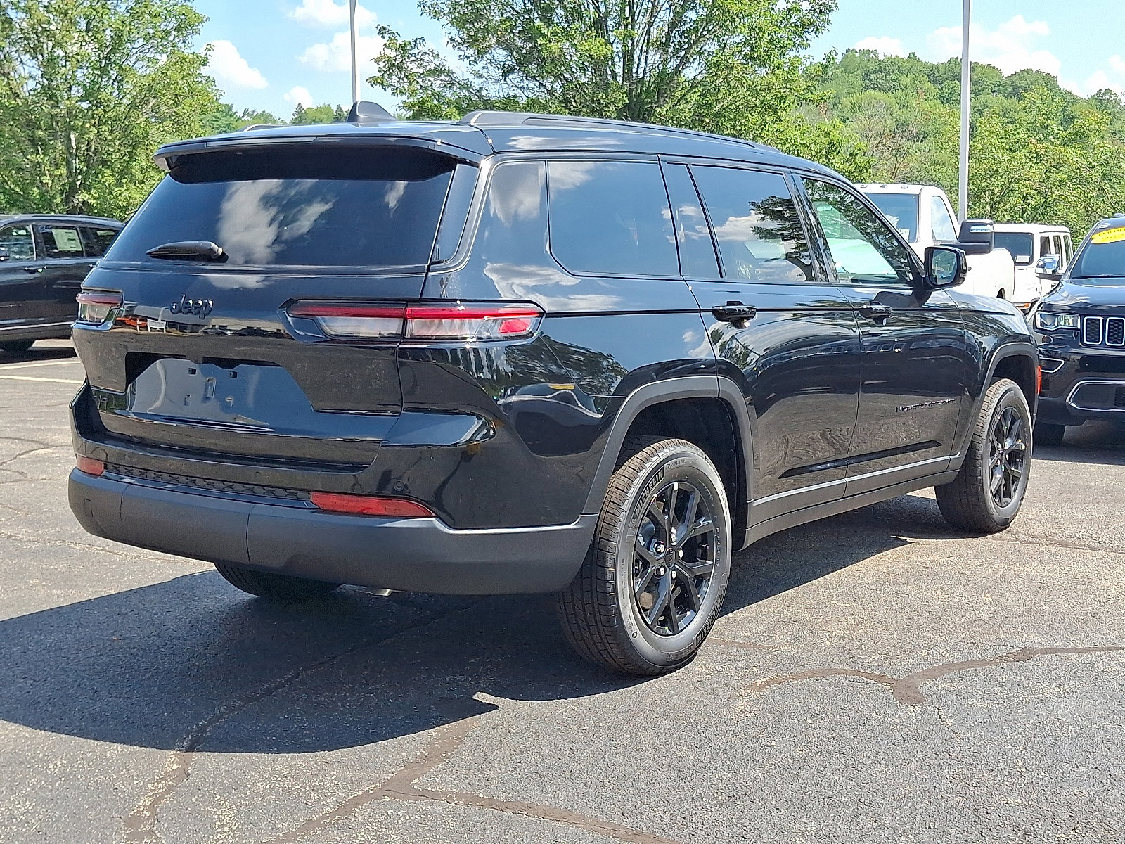 New 2025 Jeep Grand Cherokee L Altitude image 6
