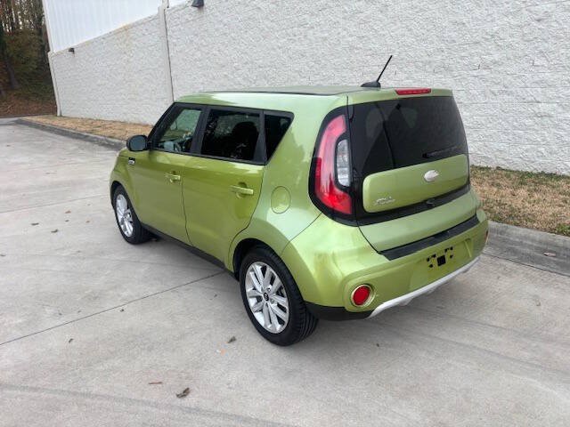 Used 2018 Kia Soul + FWD image 6
