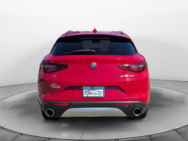 Used 2018 Alfa Romeo Stelvio Sport w/ Quick Order Package 22J Sport AWD/4WD image 4