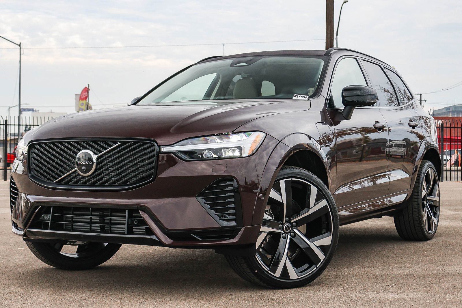 New 2026 Volvo XC60 T8 Ultra w/ Climate Package image 1