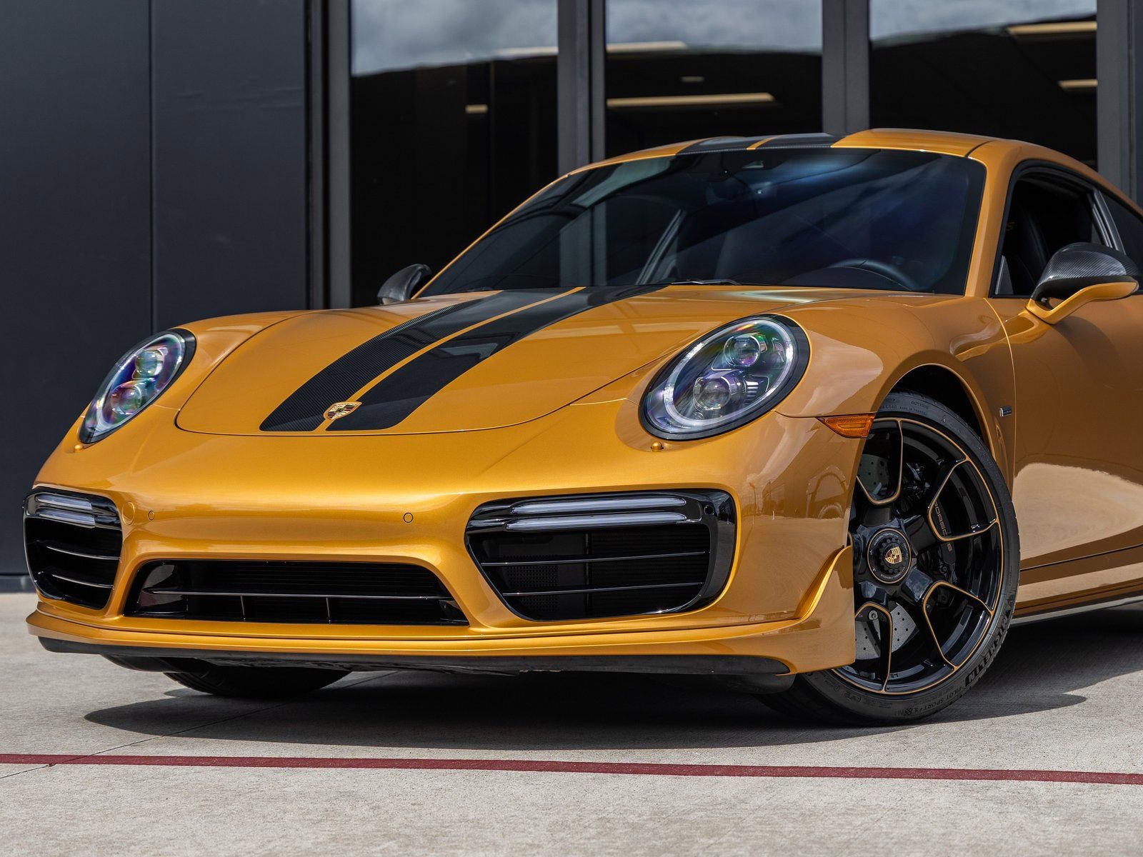 Used 2018 Porsche 911 Turbo S image 7
