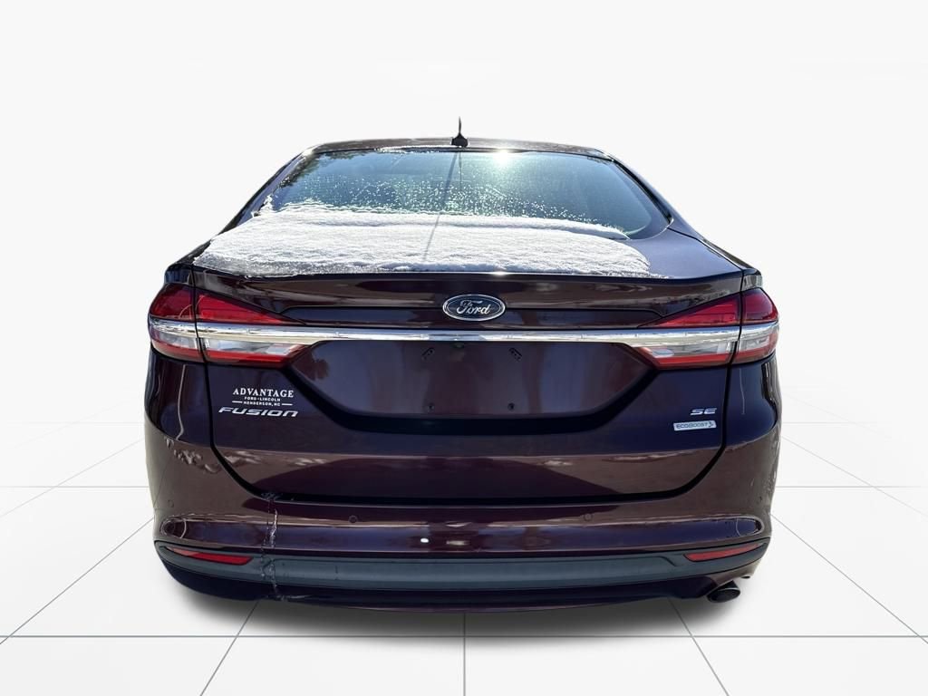 Used 2017 Ford Fusion SE w/ Fusion SE Technology Package image 7